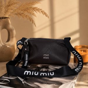کیف پاسپورتیmiu miu